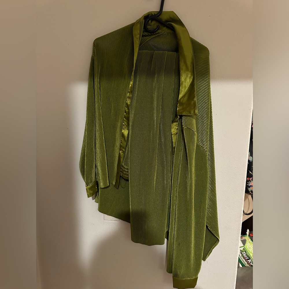 Green long sleeve set